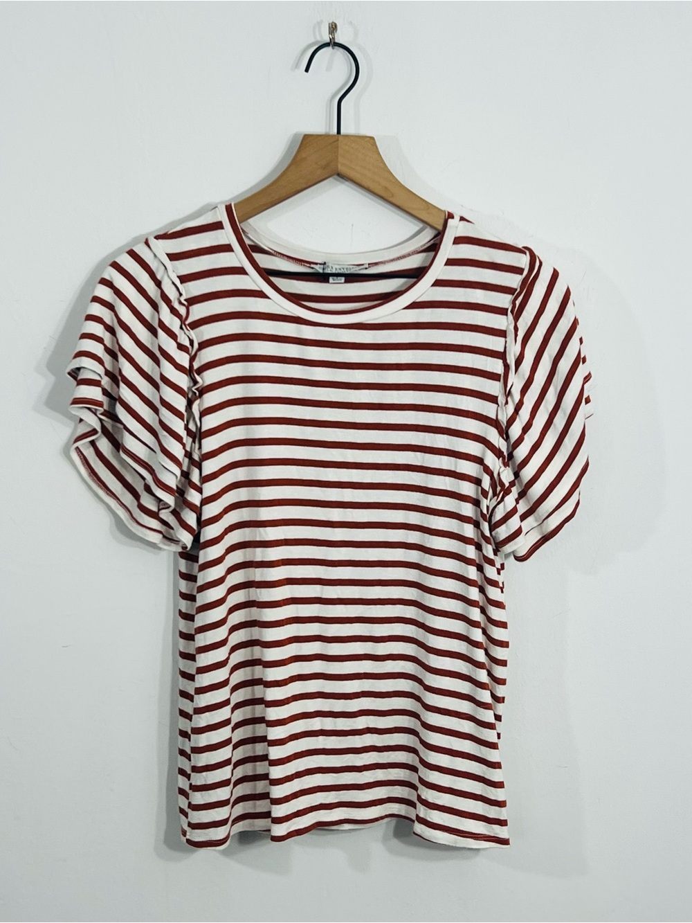 Green Envelope Womens Sz L White Orange Striped Ruffle Sleeve Crew Neck Tee Knit
